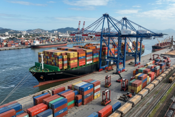 Exportações brasileiras crescem acima das importações em junho: o que o avanço da balança comercial revela sobre o comércio exterior em 2026